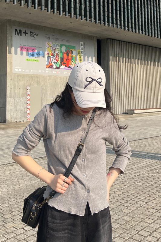 不對稱開釦小花坑紋長袖